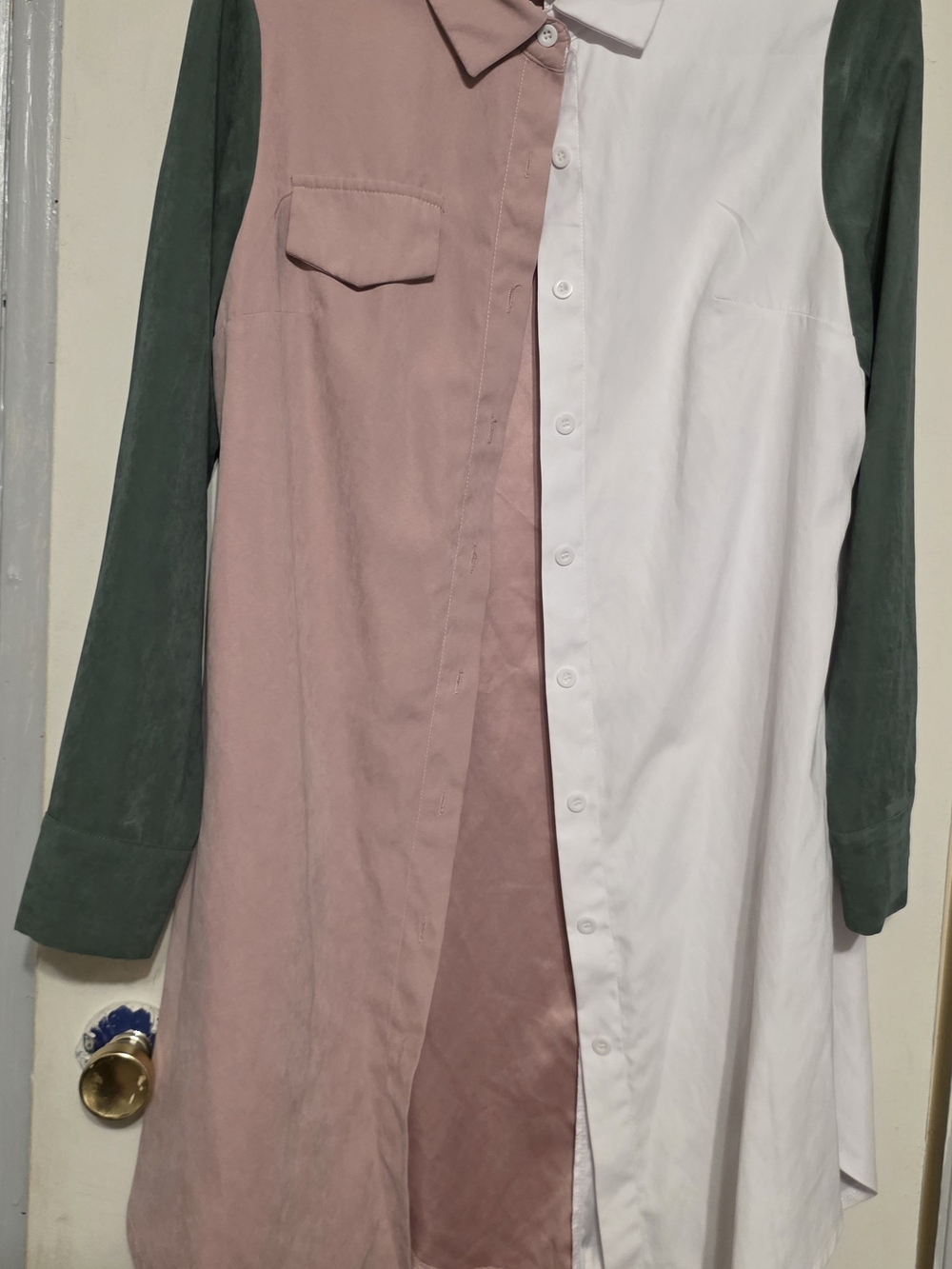 Colorblock Longline Button-Up Shirt in Dusty Pink, White & Dark Green